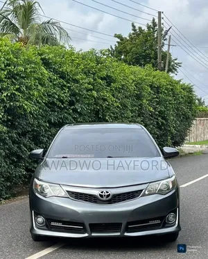 Toyota Camry 2014 Silver