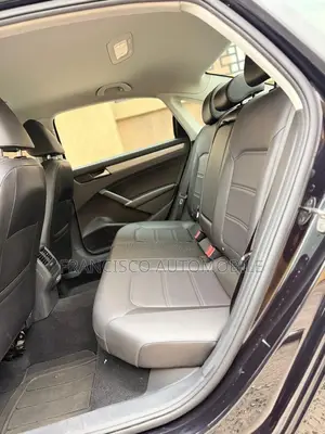 Volkswagen Passat 2.0T SE 2022 Black