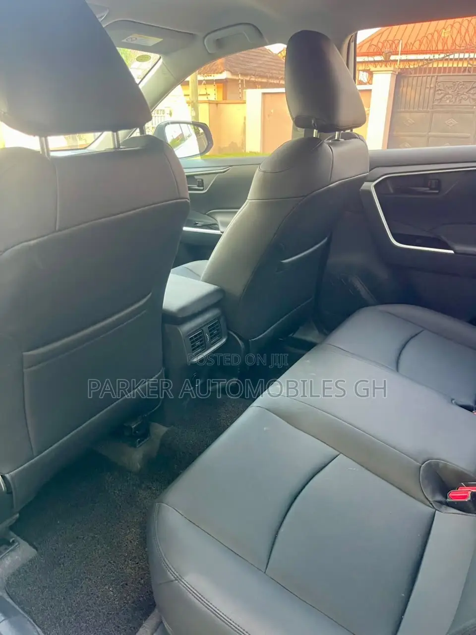 Toyota RAV4 XLE 2025 White