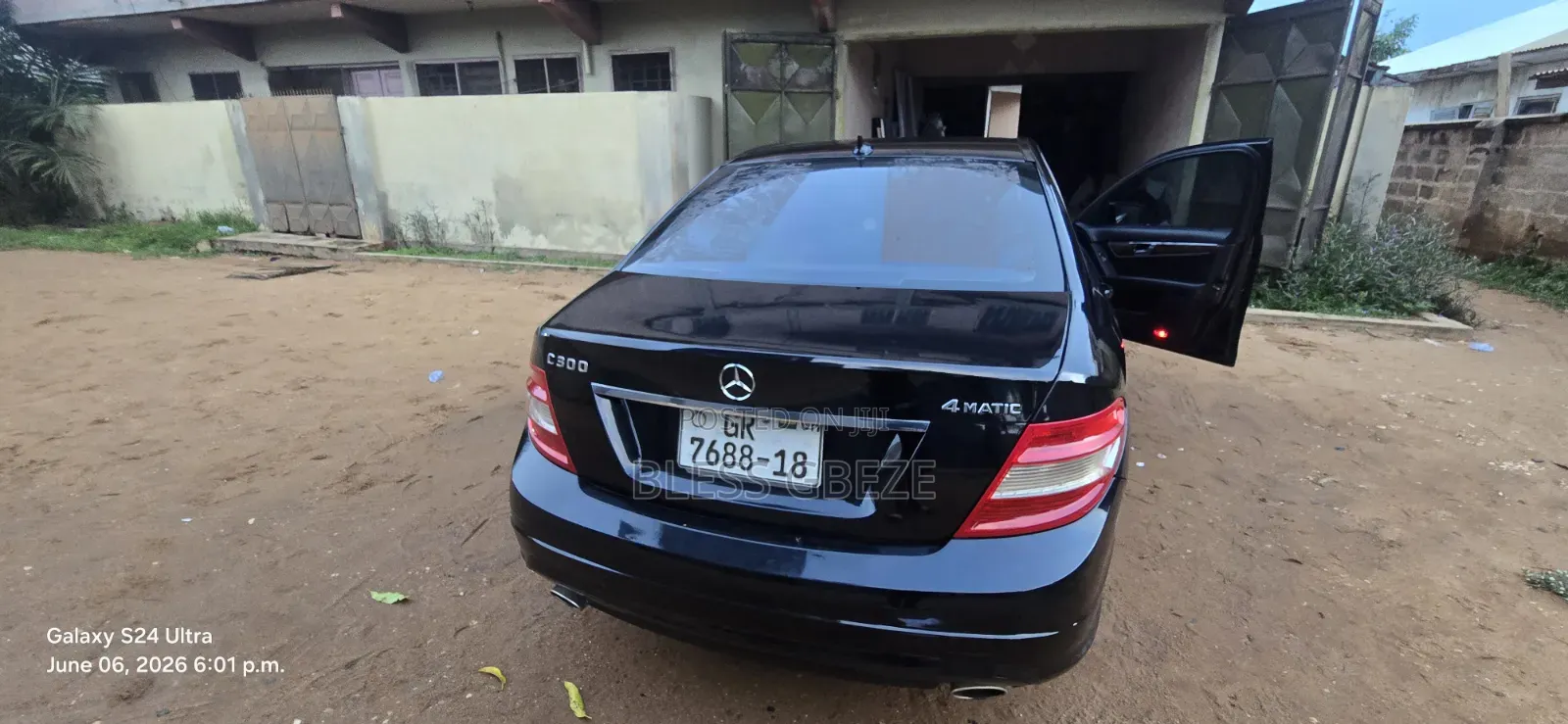 Mercedes-Benz C300 2010 Black