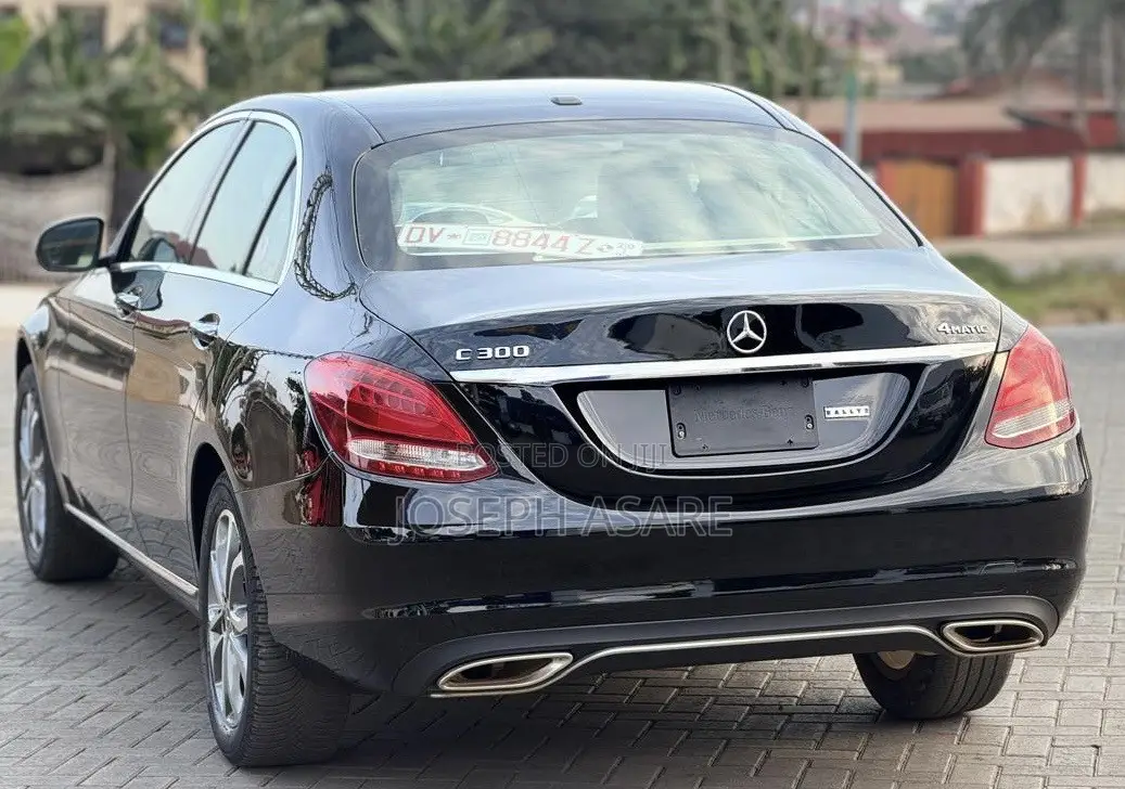 Mercedes-Benz C300 2018 Black
