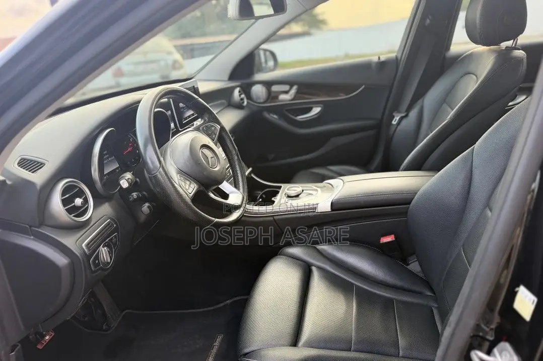 Mercedes-Benz C300 2018 Black