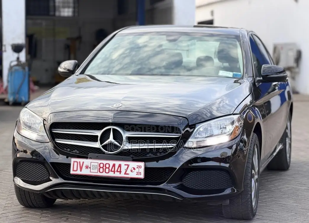 Mercedes-Benz C300 2018 Black