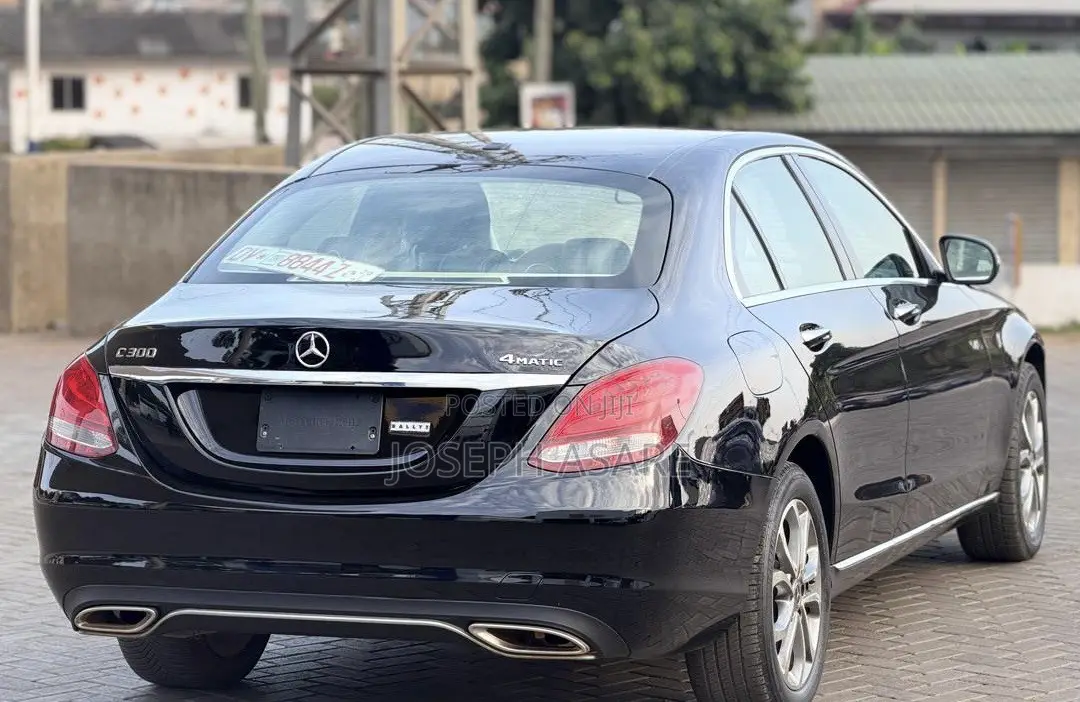 Mercedes-Benz C300 2018 Black