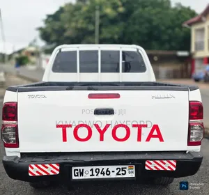 Toyota Hilux 2012 White