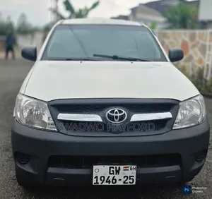 Toyota Hilux 2012 White