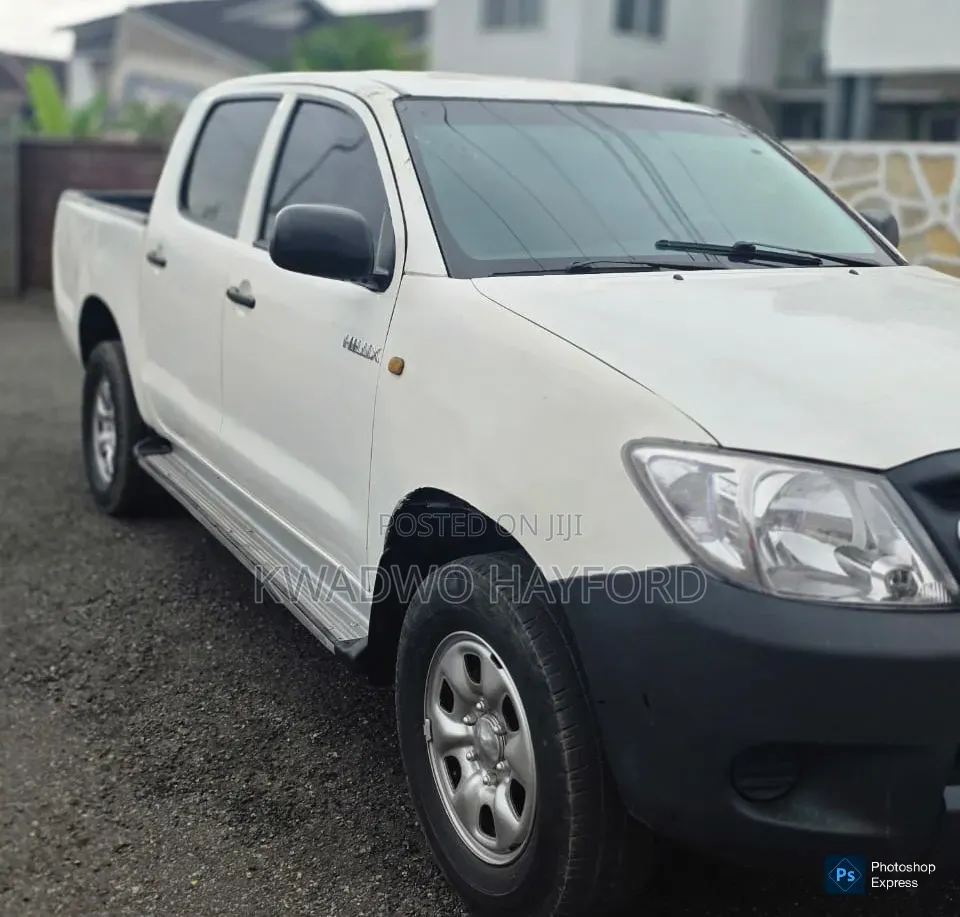 Toyota Hilux 2012 White