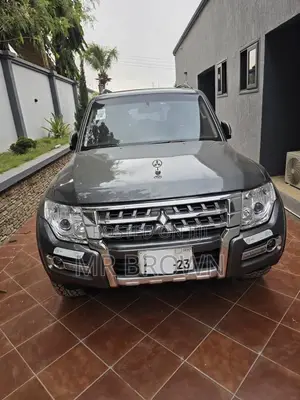 Mitsubishi Pajero V80 3.8 V6 GLS 2017 Gray