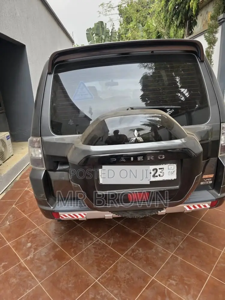Mitsubishi Pajero V80 3.8 V6 GLS 2017 Gray