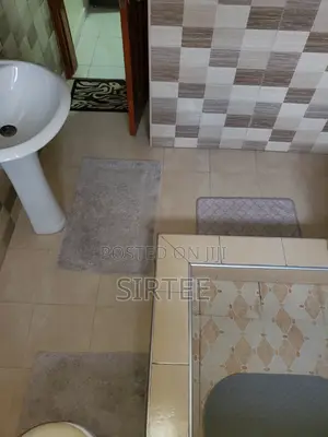 Bathroom Toilet Accesories/-Relocation Sale-Everything Must Go