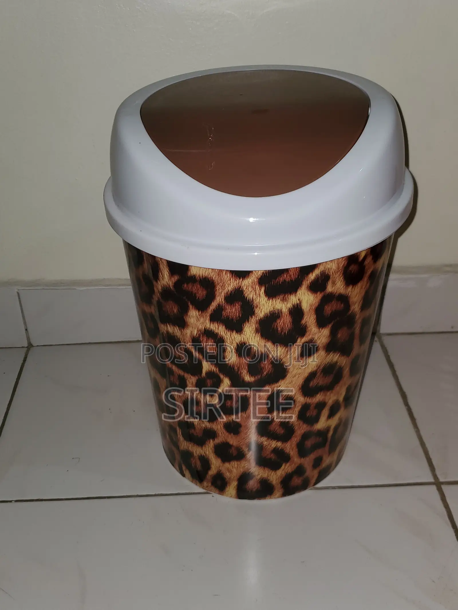 Bathroom Toilet Accesories/-Relocation Sale-Everything Must Go