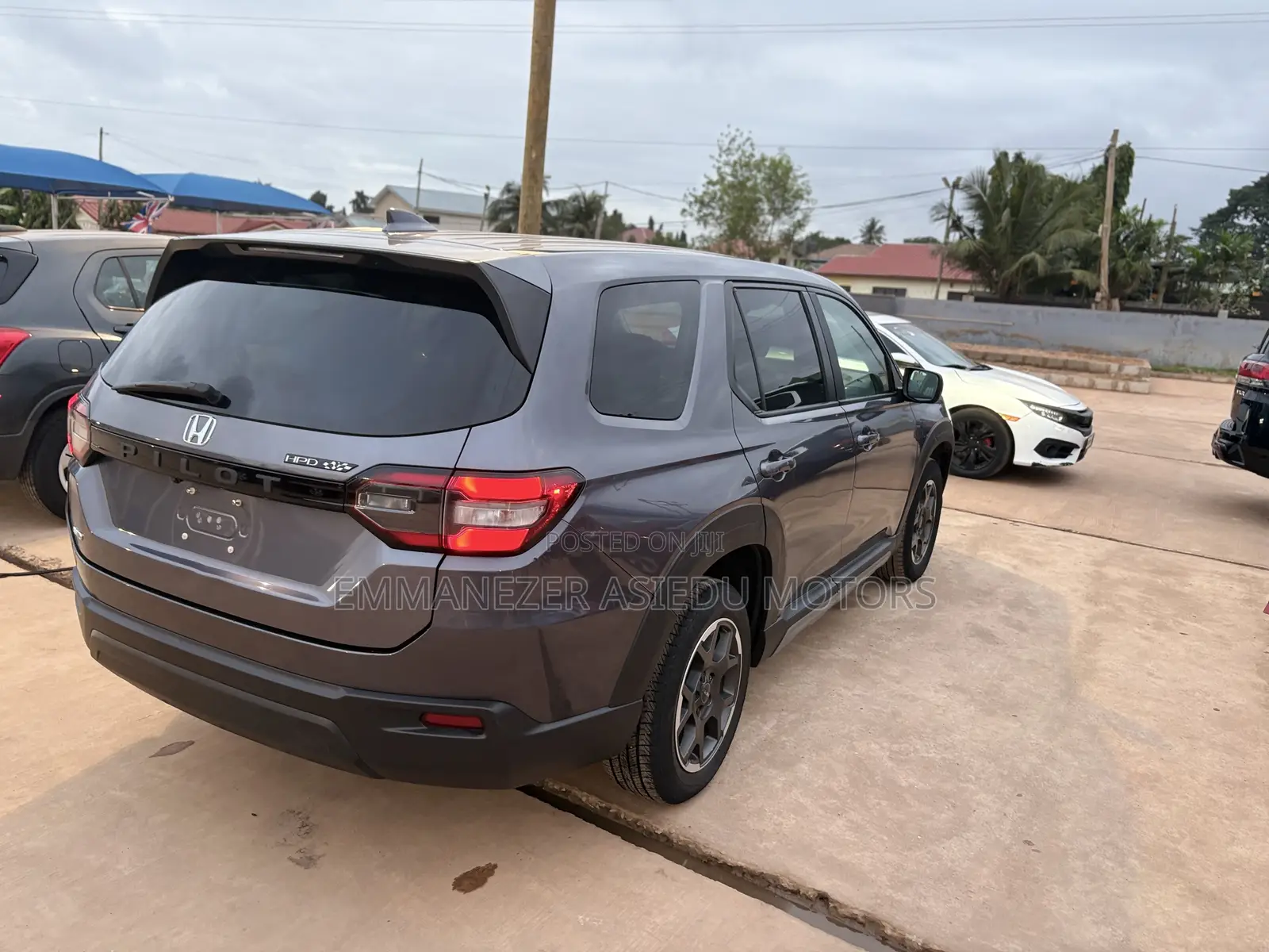 Honda Pilot EX-L 8 Passenger AWD 2023 Gray