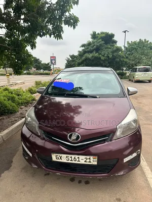 Toyota Vitz 2013 Maroon