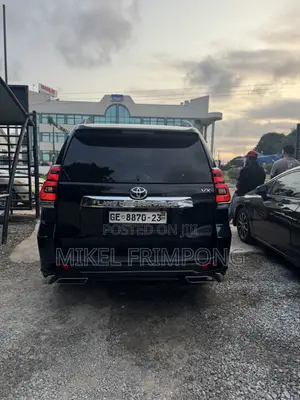 Toyota Land Cruiser Prado 2.7 2022 Black