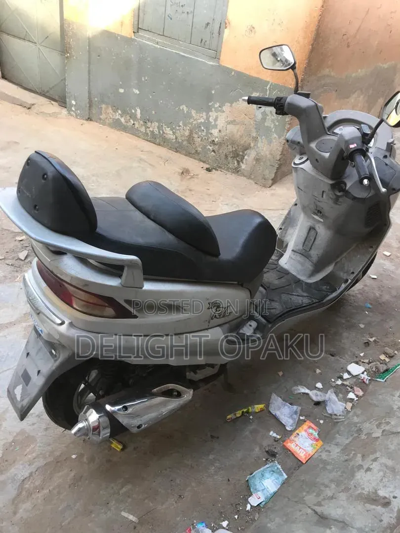 SYM Symnh 2025 Black