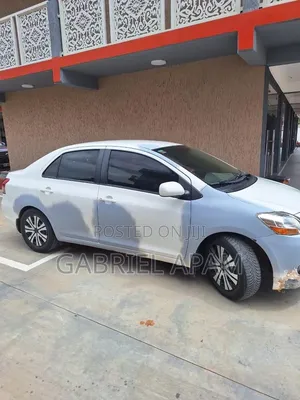 Toyota Yaris 2010 White