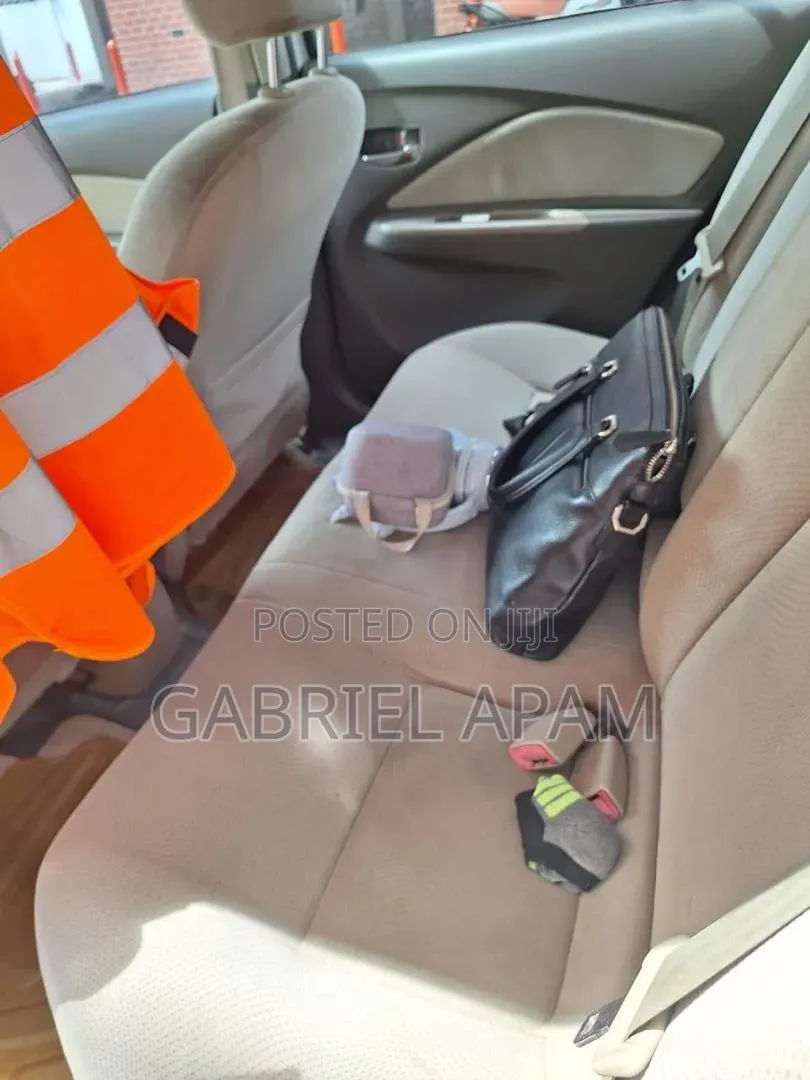 Toyota Yaris 2010 White