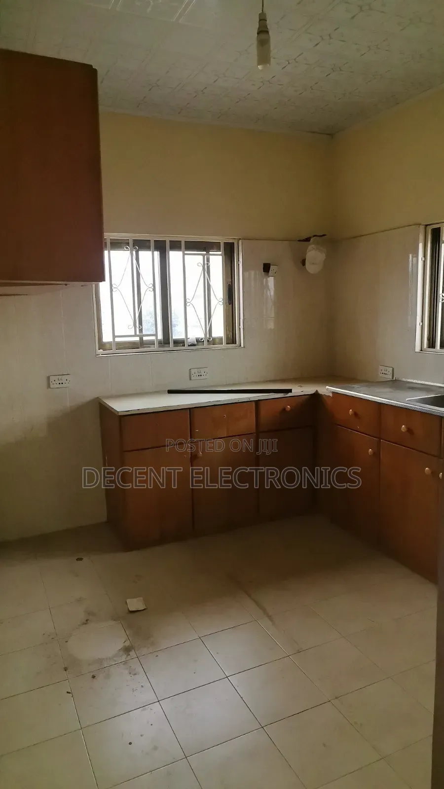 2bdrm Apartment in Yuyu Estate, Ngleshie Amanfro for rent