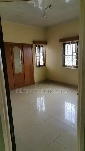 2bdrm Apartment in Yuyu Estate, Ngleshie Amanfro for rent