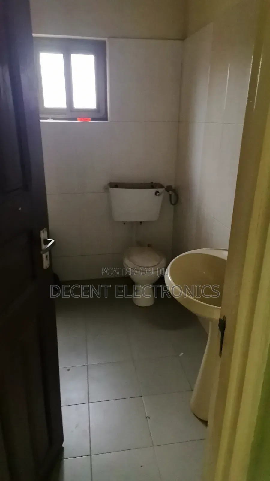 2bdrm Apartment in Yuyu Estate, Ngleshie Amanfro for rent