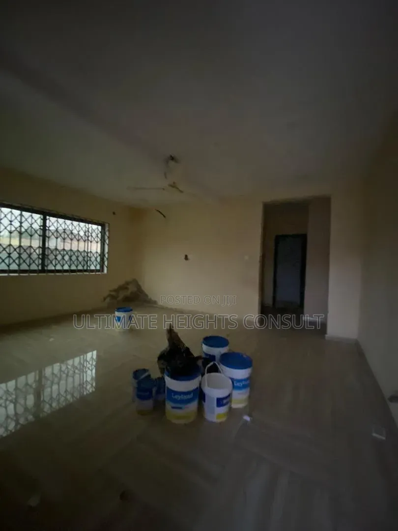 2bdrm Apartment in Lapaz, Nyanmekye for rent