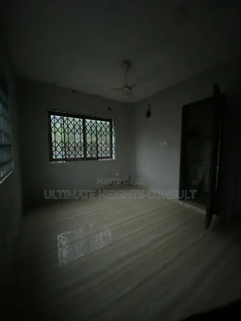 2bdrm Apartment in Lapaz, Nyanmekye for rent