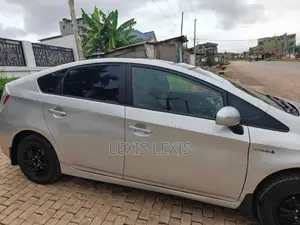Toyota Prius FIve 2013 Gray