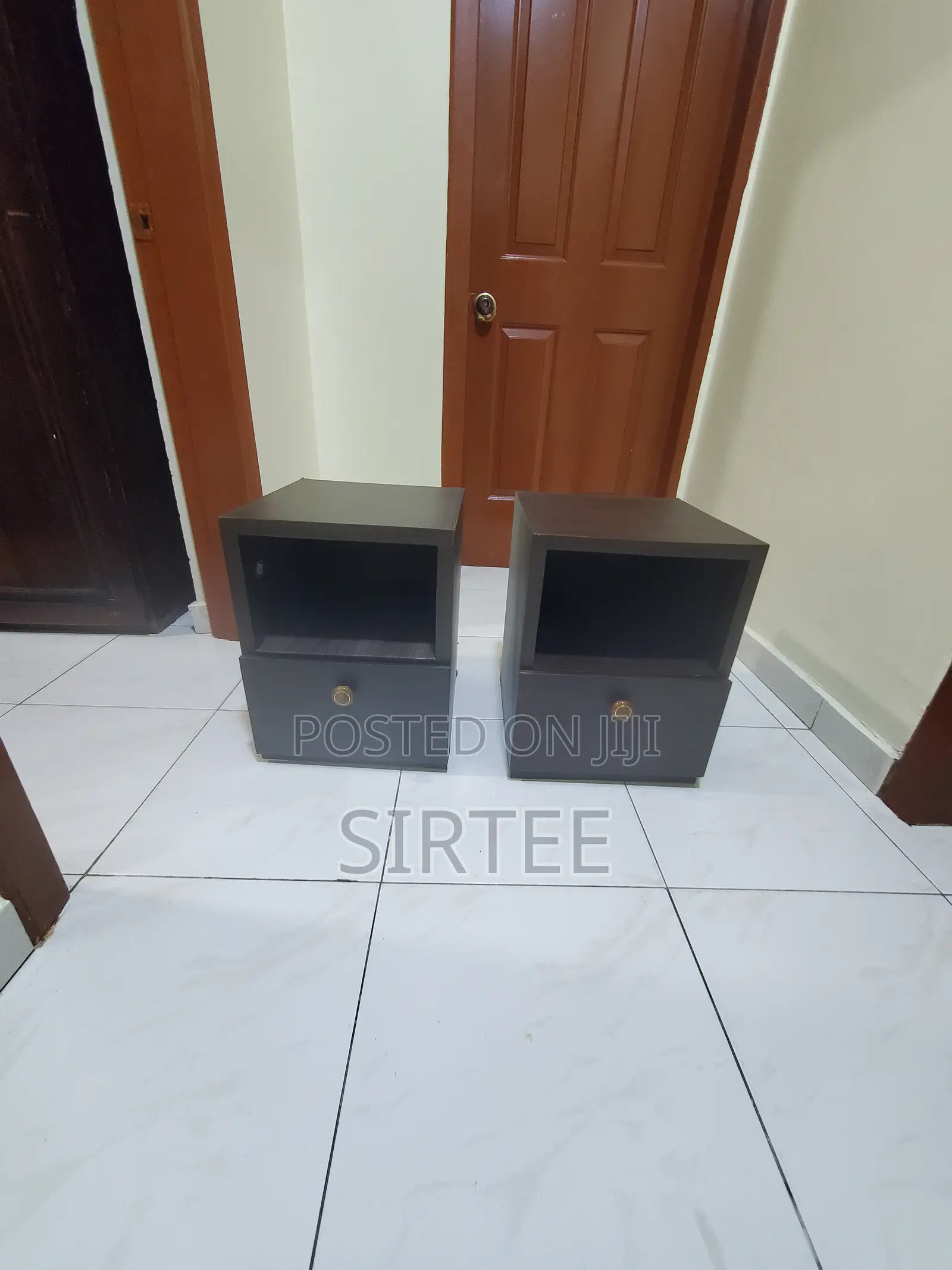 RELOCATION SALE: Beds, Mattress, Side Tables, Lamps