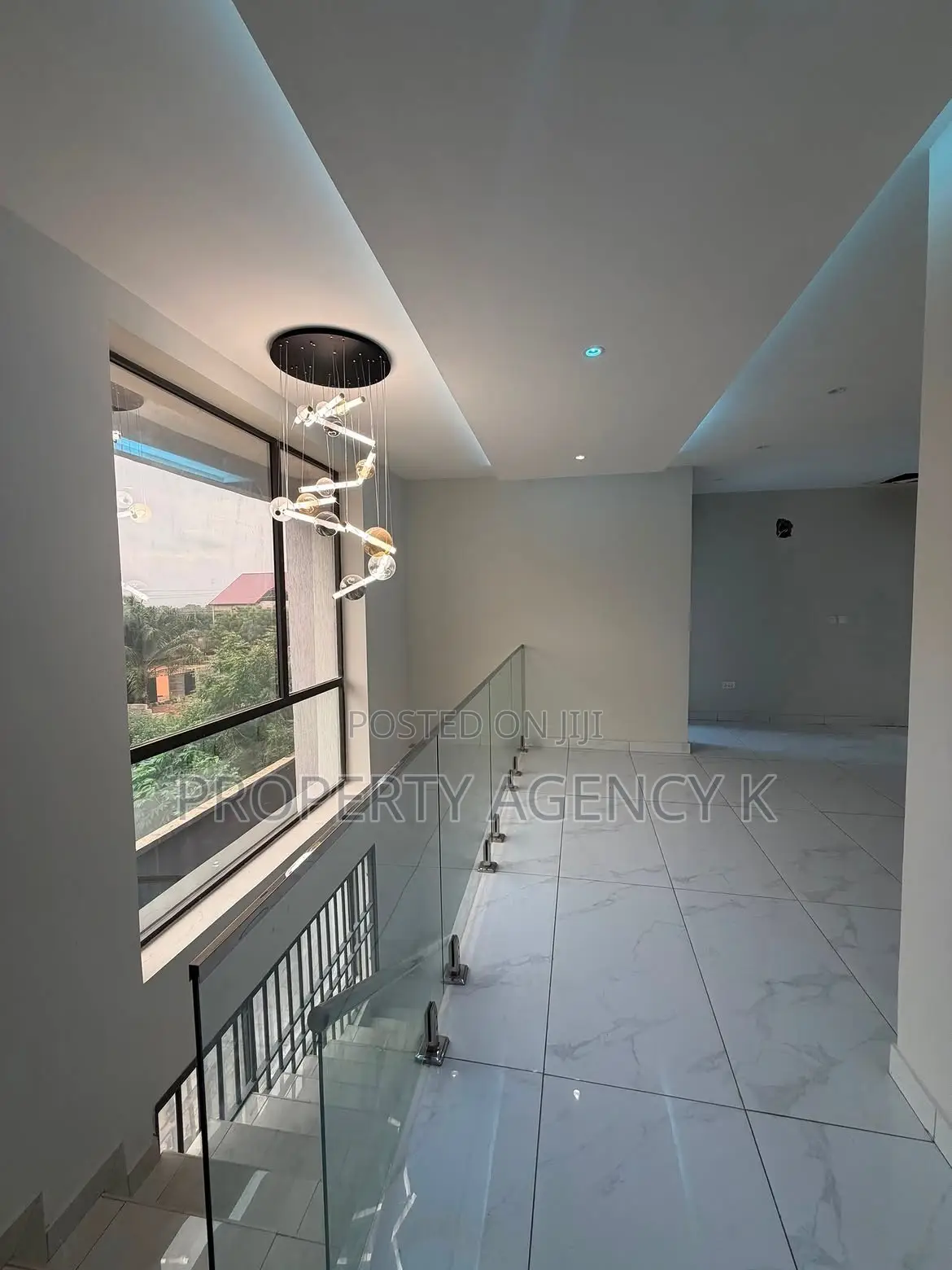 5bdrm House in Tanqos Prps, Adenta for rent