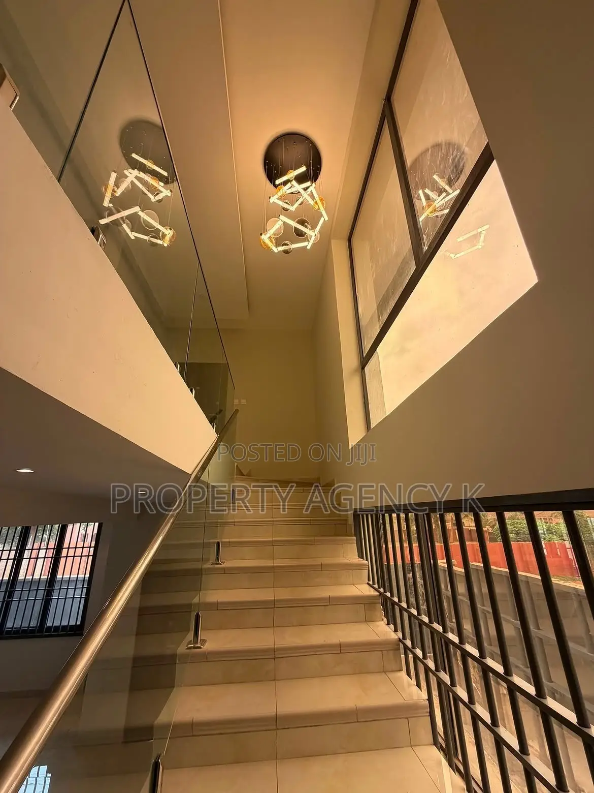 5bdrm House in Tanqos Prps, Adenta for rent