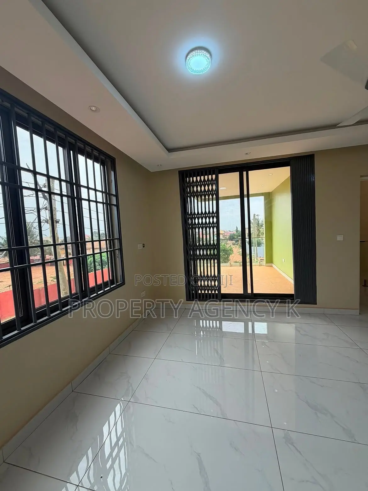 5bdrm House in Tanqos Prps, Adenta for rent