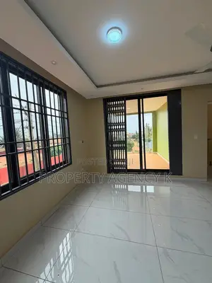 5bdrm House in Tanqos Prps, Adenta for rent