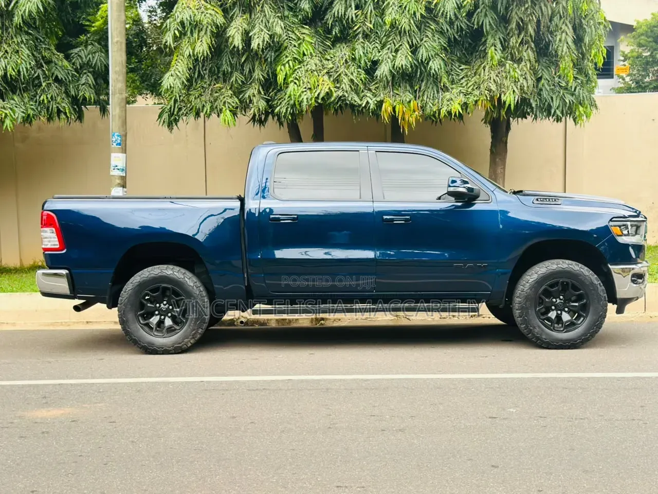 Dodge RAM 2019 Blue