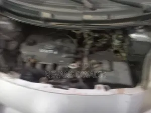Toyota Vitz 2010 Silver