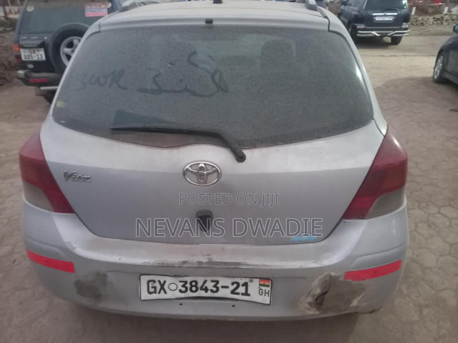 Toyota Vitz 2010 Silver