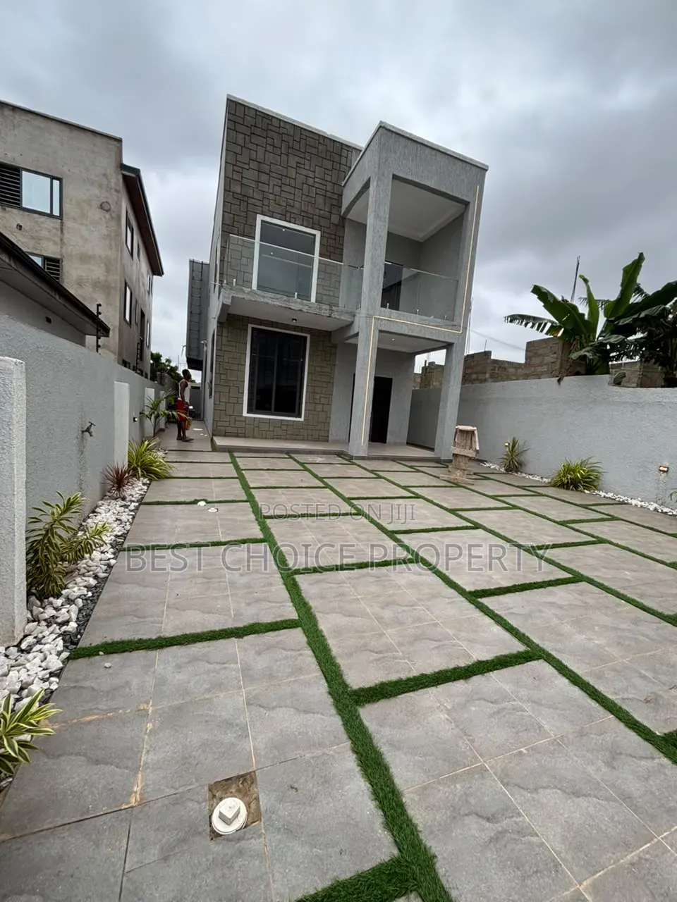 4bdrm Duplex in New Legon for sale