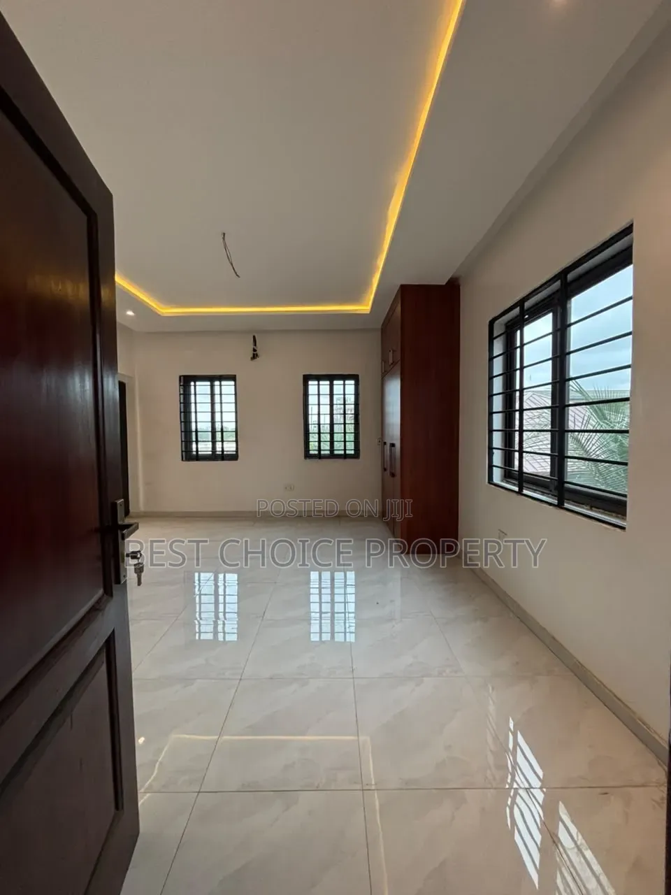 4bdrm Duplex in New Legon for sale