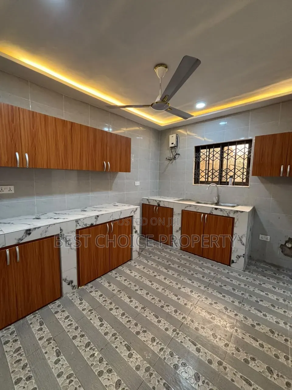 4bdrm Duplex in New Legon for sale