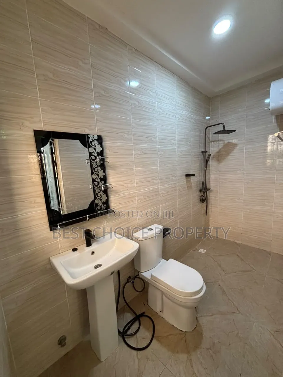 4bdrm Duplex in New Legon for sale