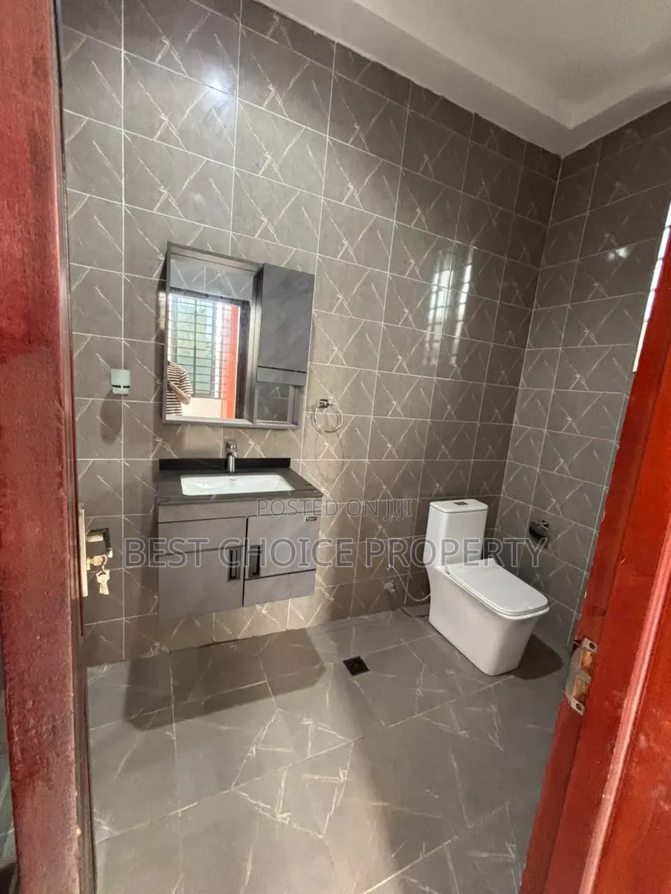 4bdrm Duplex in New Legon for sale