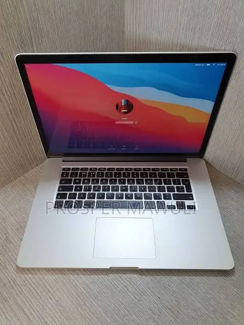 Laptop Apple MacBook Pro 16GB Intel Core i7 SSD 500GB