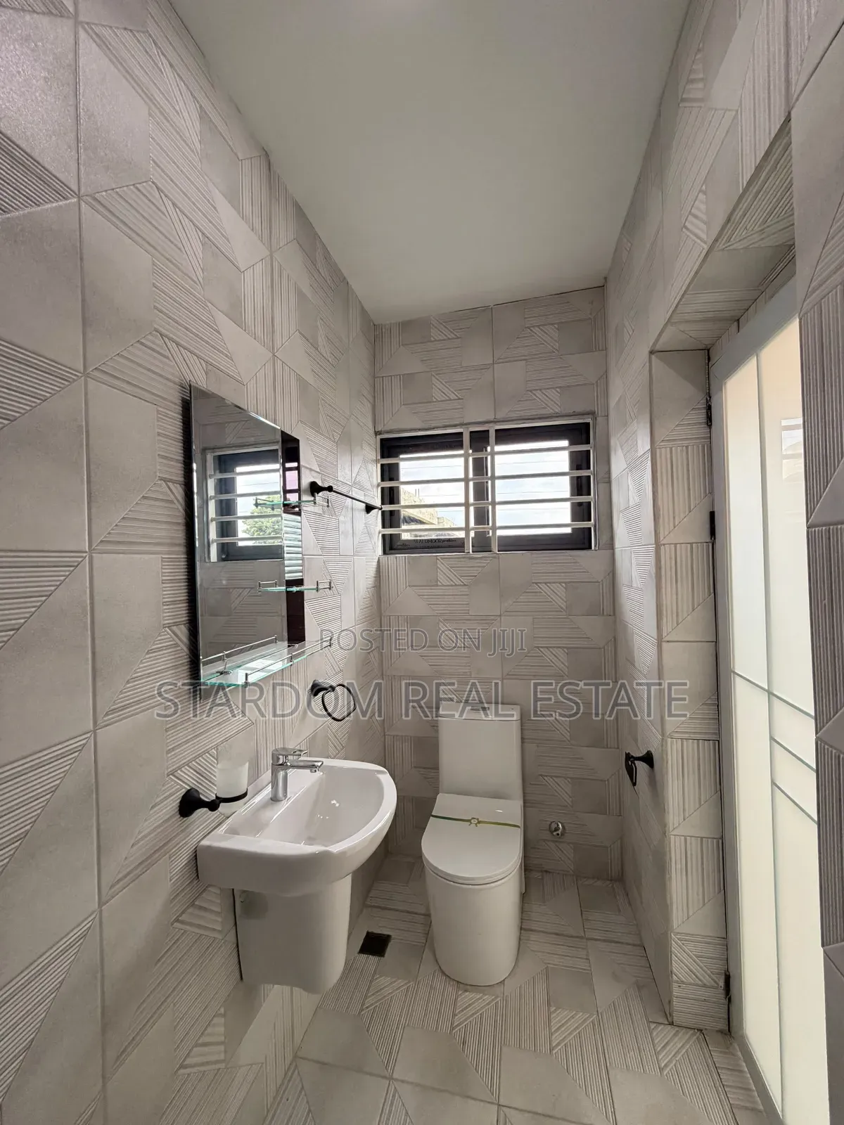 3bdrm Bungalow in New Legon for sale