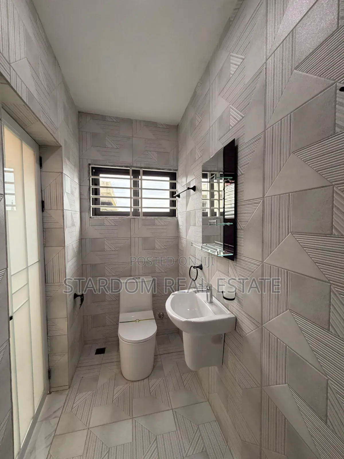 3bdrm Bungalow in New Legon for sale