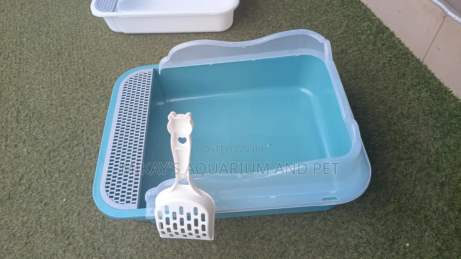 Open and Portable Litter Box