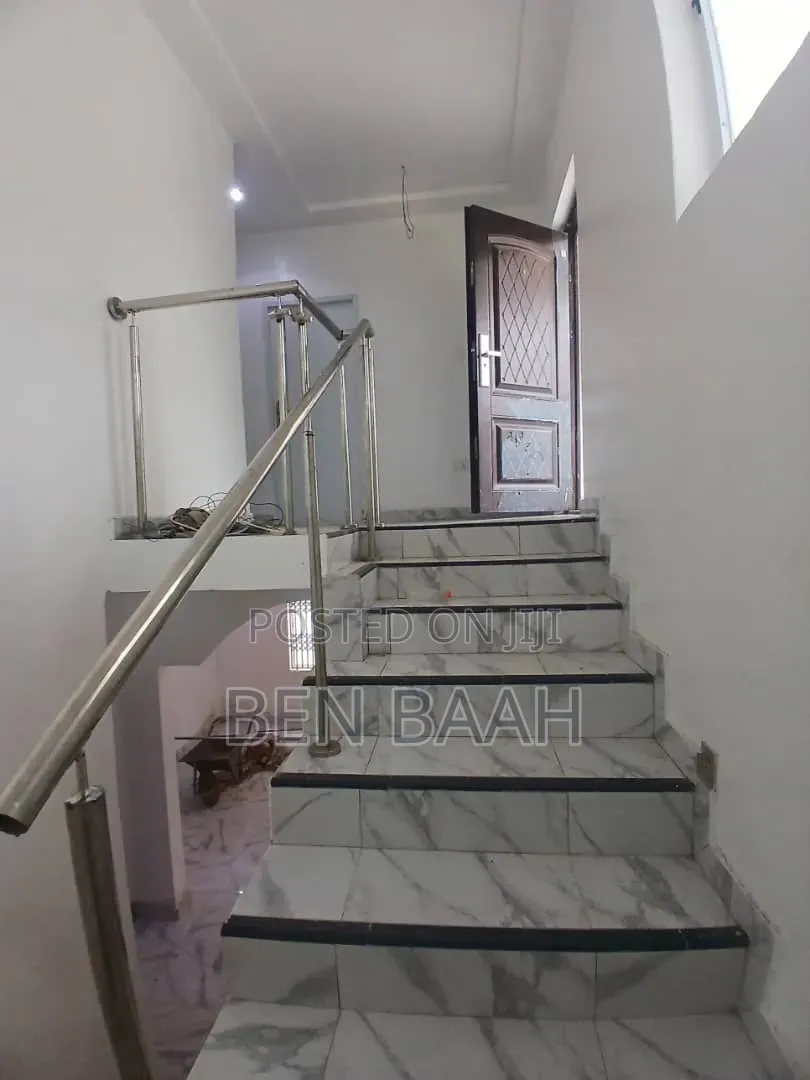 4bdrm Duplex in Ben Properties, Accra Metropolitan for sale