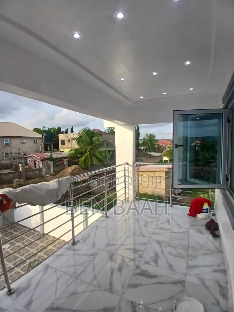 4bdrm Duplex in Ben Properties, Accra Metropolitan for sale