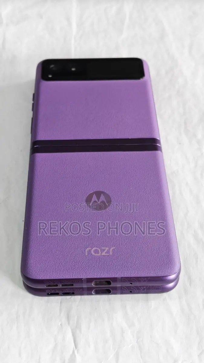 New Motorola Razr 40s 256 GB Purple