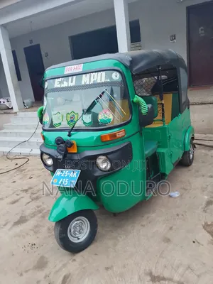 Bajaj RE 2025 Green
