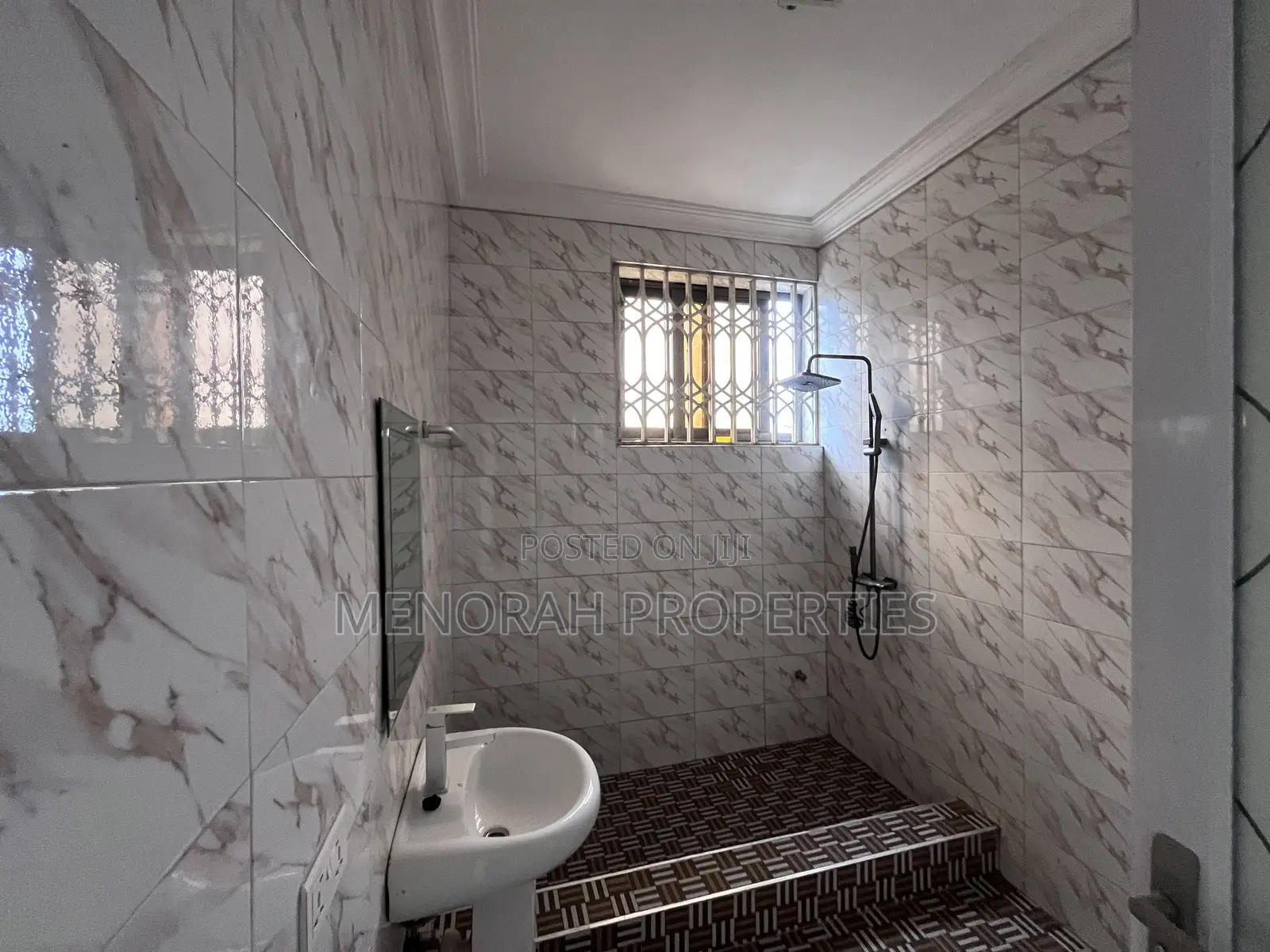 2bdrm Apartment in Adenta Amrahia for rent