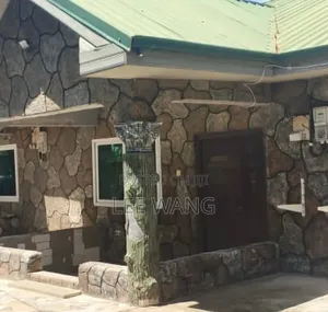 9bdrm House in Weija for sale